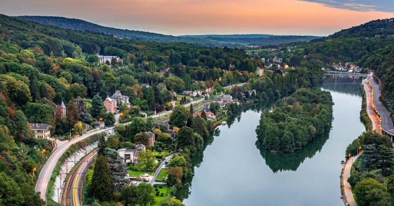 Cycling holiday along the Maas in the Netherlands, Belgium and France